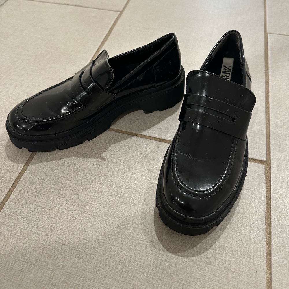 Zara loafers shoes in size 37.